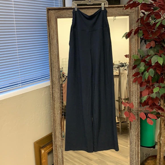 EUC lululemon Athletic "Take It Easy Pants" - Picture 7 of 9